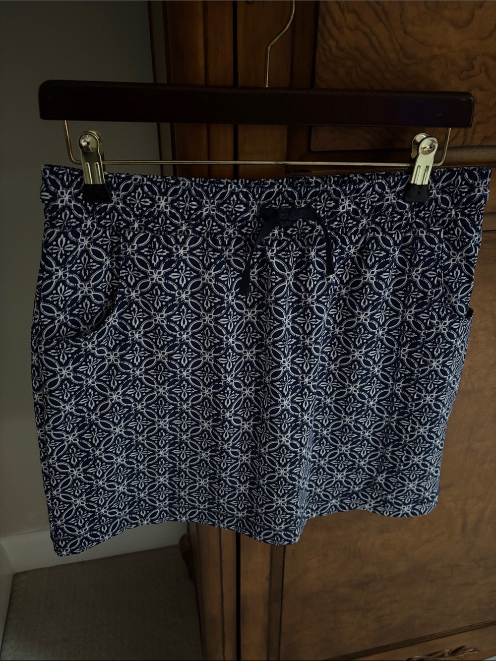 T by Talbots lightweight stretch woven faux detail SKORT SP